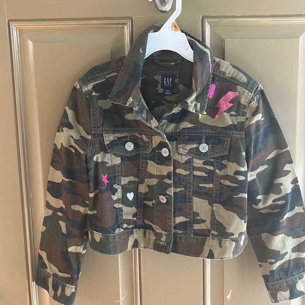 Little girls cropped camo denim jacket